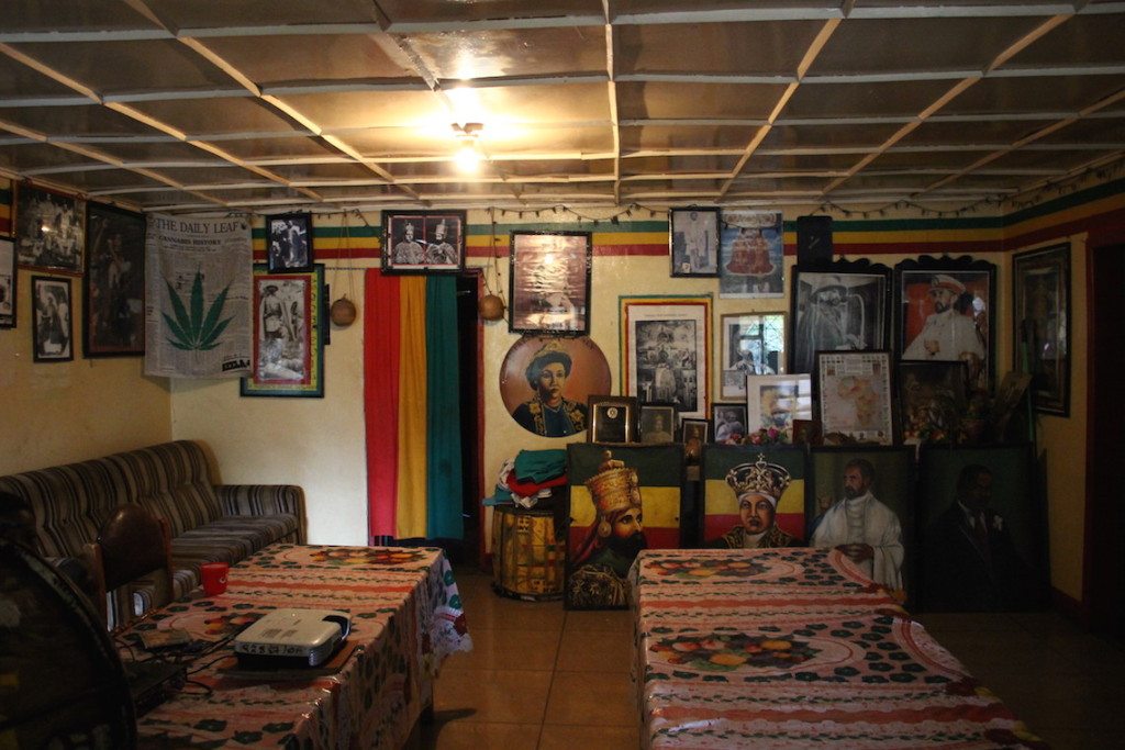 Nyabinghi living quarters in Shashemene © Sarine Arslanian